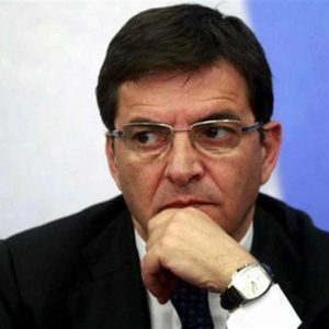 Cosentino: de la Cameră da până la arest, Liga decide