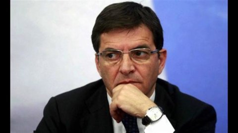 Cosentino: de la Cameră da până la arest, Liga decide