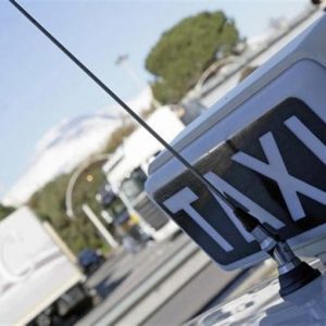 Taxi-Governo: sindacati soddisfatti, tassisti infuriati