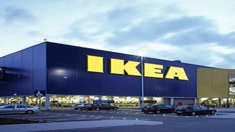 Ikea mais forte que a crise: lucros +10%. Móveis de baixo custo vencem