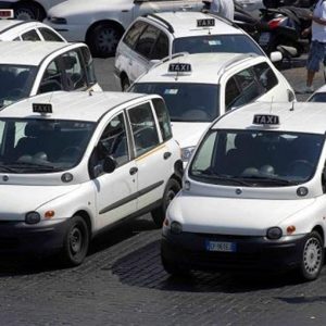 Liberalizzazioni: taxi ancora in sciopero