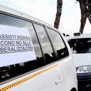 Liberalização, greve de pesadelo: táxis, camiões, farmácias, bombas de gasolina