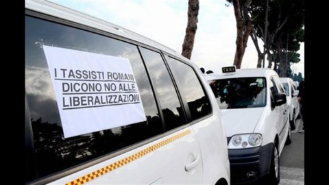 Liberalización, huelga de pesadilla: taxis, camiones, farmacias, gasolineras