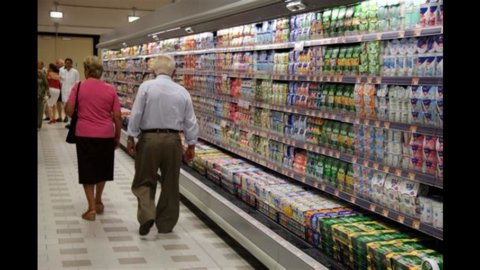 Istat: fiducia consumatori sale a 101,1, ai massimi dal 2011
