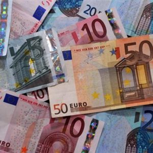 Zona euro: încrederea în economie crește pentru prima dată în 10 luni, cifra italiană este în scădere