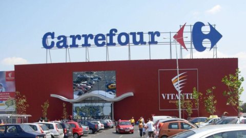 Carrefour, utile più che triplicato nel 2012: 1,233 miliardi