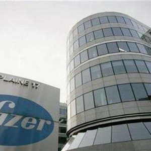 Pfizer abbassa le stime 2012 su ricavi ed utile per azione e lancia buy back da 10 mld di dollari
