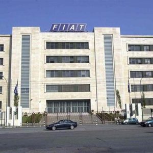 Fiat menyetrum Piazza Affari, aset industri