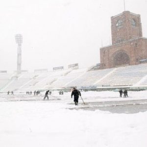 サッカーと雪: ゴールキーパー、フォワード、ディフェンダーの意見