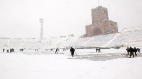 Fußball und Schnee: die Meinungen von Torhütern, Stürmern und Verteidigern