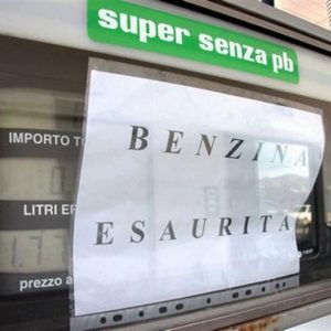 Prețurile la benzină, Esso și mai mari