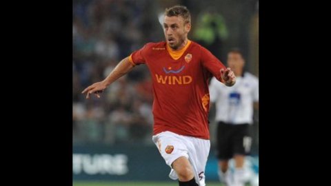 Football, triumphal day for Roma: 4-0 at Inter and renewal for 5 years with De Rossi