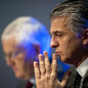 UBS quebra no último trimestre de 2011, mas volta a distribuir dividendos