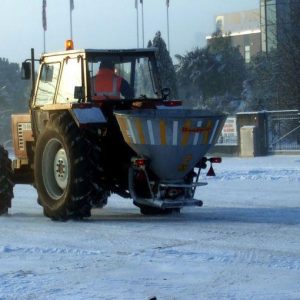 天気、寒さ: トリノとミラノに雪が降る