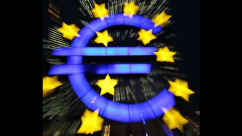 Eurozone, ECB confirms rates at 1%, historic low