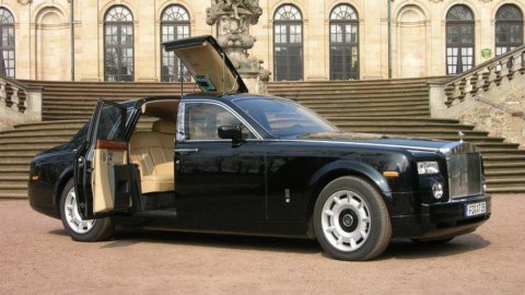 Rolls Royce: rekor keuntungan di tahun 2011 (+21%)