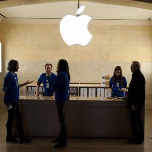 Уолл-стрит, Apple превышает $ 500 за акцию