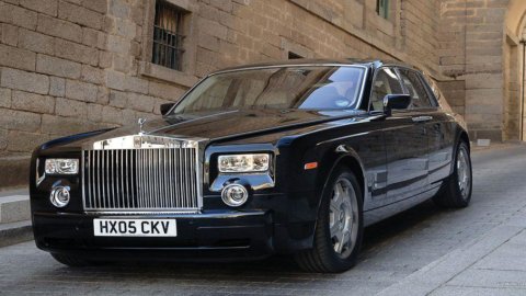 Borse europee deboli: Rolls Royce crolla dopo profit warning