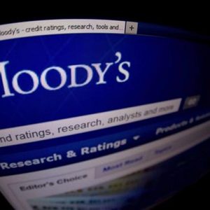 Moody’s taglia il rating dei titoli italiani di due livelli, da A3 a Baa2