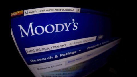 Moody’s taglia il rating dell’Italia da A2 ad A3