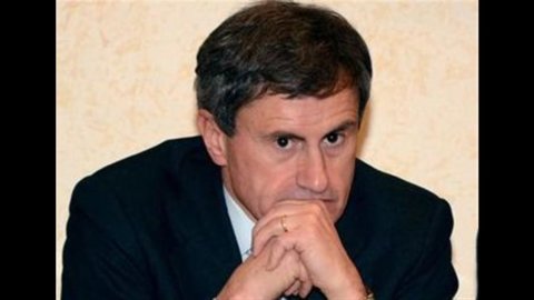 Mafia Capital: Alemanno im Sturm, Renzi-Kommissar der Roman Pd