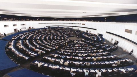 Европарламент отклонил бюджет ЕС на 2014-2020 гг.