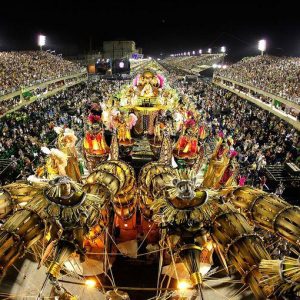 Der Karneval in Rio de Janeiro beginnt, ein Geschäft, das so viel wert ist wie eine Weltmeisterschaft