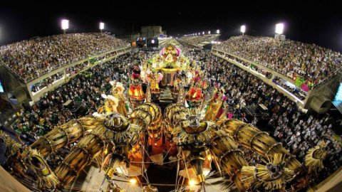 Der Karneval in Rio de Janeiro beginnt, ein Geschäft, das so viel wert ist wie eine Weltmeisterschaft