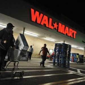 Estados Unidos: menos consumo, Wal-Mart recorta estimaciones