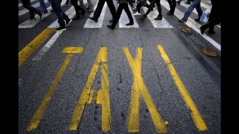 Liberalizzazioni, vincono ancora i tassisti: saranno i sindaci a decidere