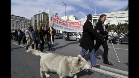 Grecia, Fitch recorta la calificación a "C"