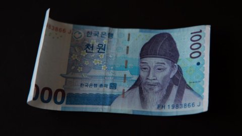 Корея, слабая иена ставит экспорт в кризис