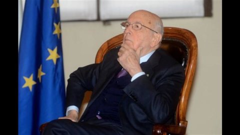 Napolitano fra le polemiche dei partiti: “Mi hanno lasciato solo”