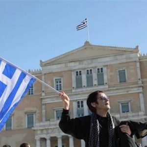 ギリシャは歴史上最大のリストラで債務を半減するが、スワップは残酷だ