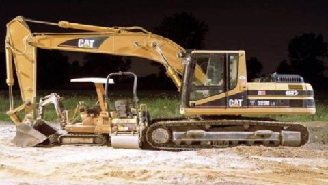 From China the largest excavator in the world: a challenge to Caterpillar and Komatsu