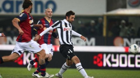 Questa Juve non sa più vincere: pari anche a Bologna e il Milan resta solo