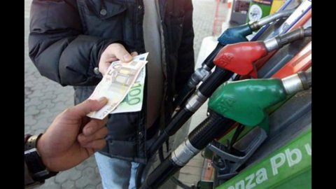 Fuel prices: petrol prices are still rising, diesel is going down