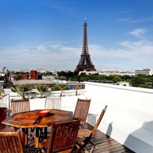 Parigi, cifra record per un lussuoso appartamento con vista Tour Eiffel: 46 milioni di euro