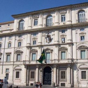 Novas tensões entre Itália e Brasil: contas correntes da Embaixada do Brasil em Roma bloqueadas