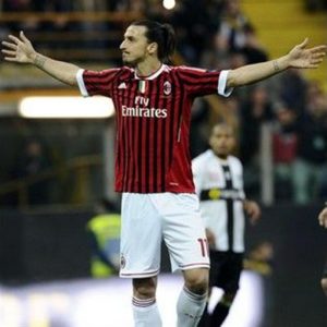 Il Milan vince anche a Parma (2-0) e continua la fuga