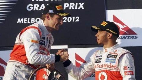 CARS F.1 – Button (McLaren) gewinnt den Großen Preis von Australien, aber es gibt viele Überraschungen