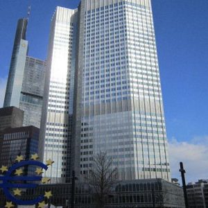 Bce: peggiora credito imprese Eurozona, -3,6% su anno