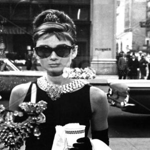 Tiffany فیشن میں واپس آ گیا ہے اور اسٹاک مارکیٹ میں پرواز کرتا ہے