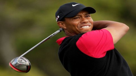 Golf, Tiger Woods in testa in Florida
