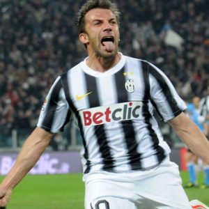 La Juventus strapazza l’Inter di Ranieri e resta in corsa per lo scudetto: decisivo Del Piero