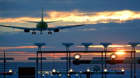 Compagnie aeree, le classifiche: le migliori in Prima classe, Business e Low Cost