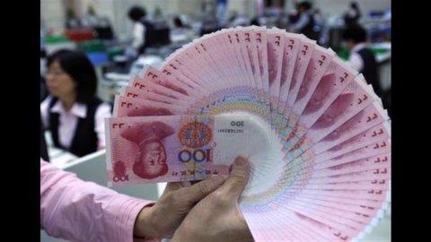 人々は現在、中国の通貨でビジネスを行うためにロンドンに行きます