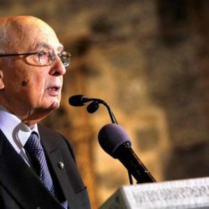 Napolitano: "Finansal zorluk sona ermedi, büyümeye başvurmak yeterli değil"