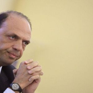 Consultations, Alfano : "Larghe accords seule voie possible". Absent Berlusconi