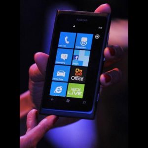 诺基亚股市暴跌：新款 Lumia 900 智能手机销售不佳和失败